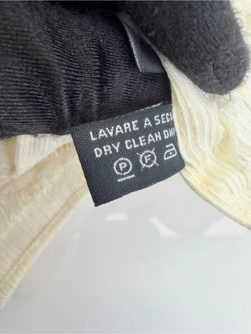 Gucci Silk Shawl Scarf Pleated Ivory